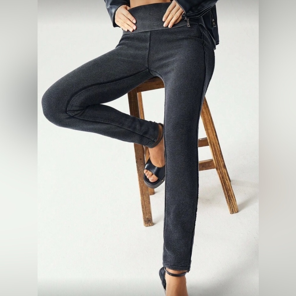 NEW Black Waffle Knit Style Leggings
